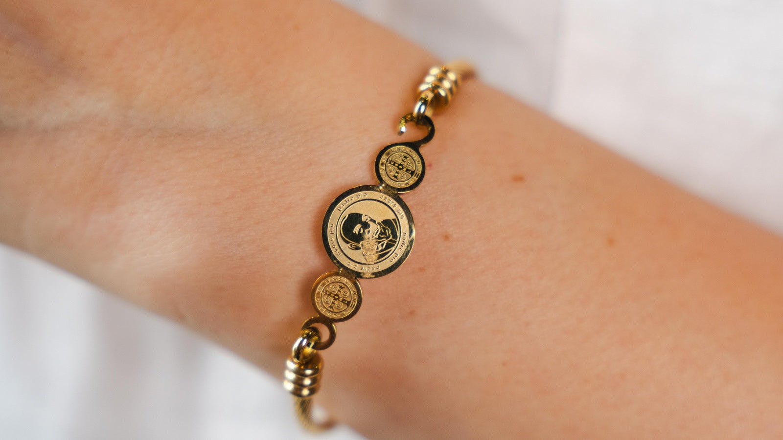 Golden Heritage Medallion Bracelet