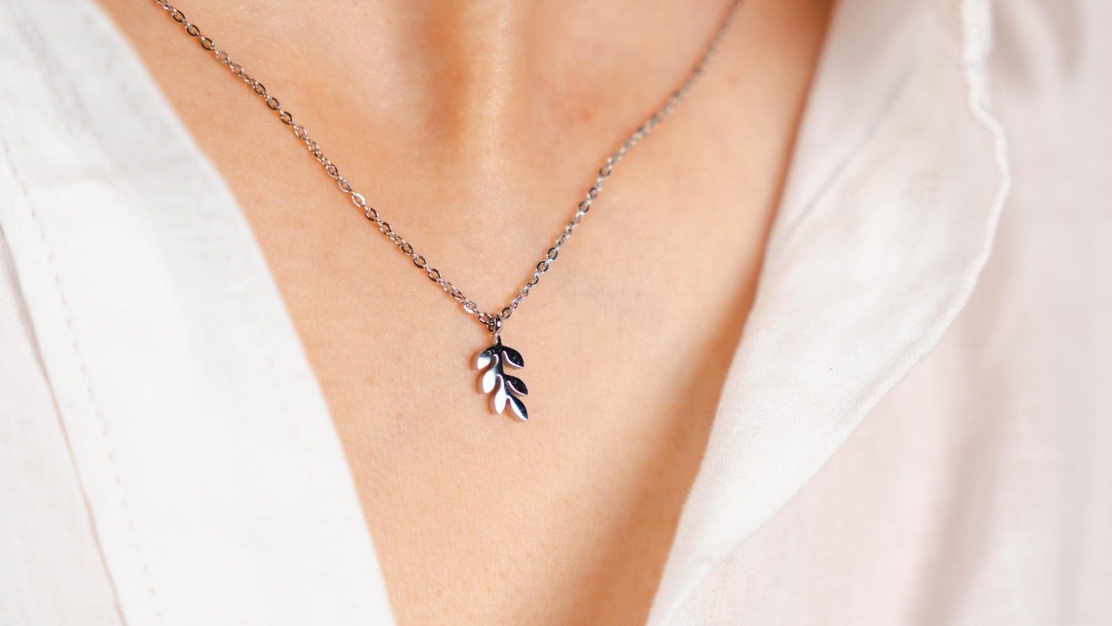 Silver Leaf Pendant Necklace
