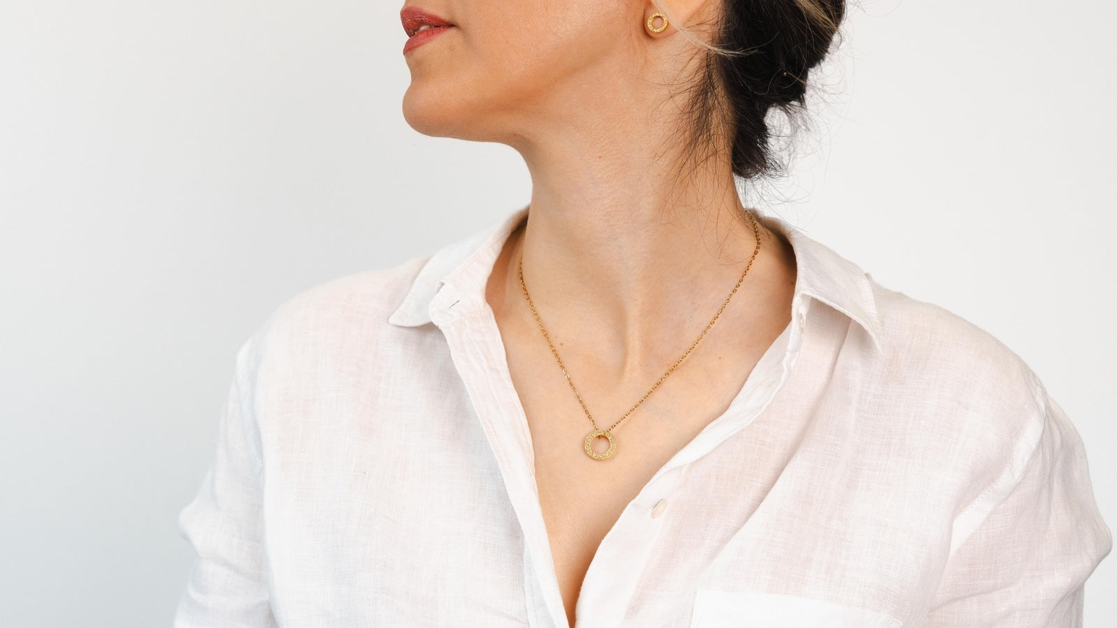 Golden Halo Pendant Necklace