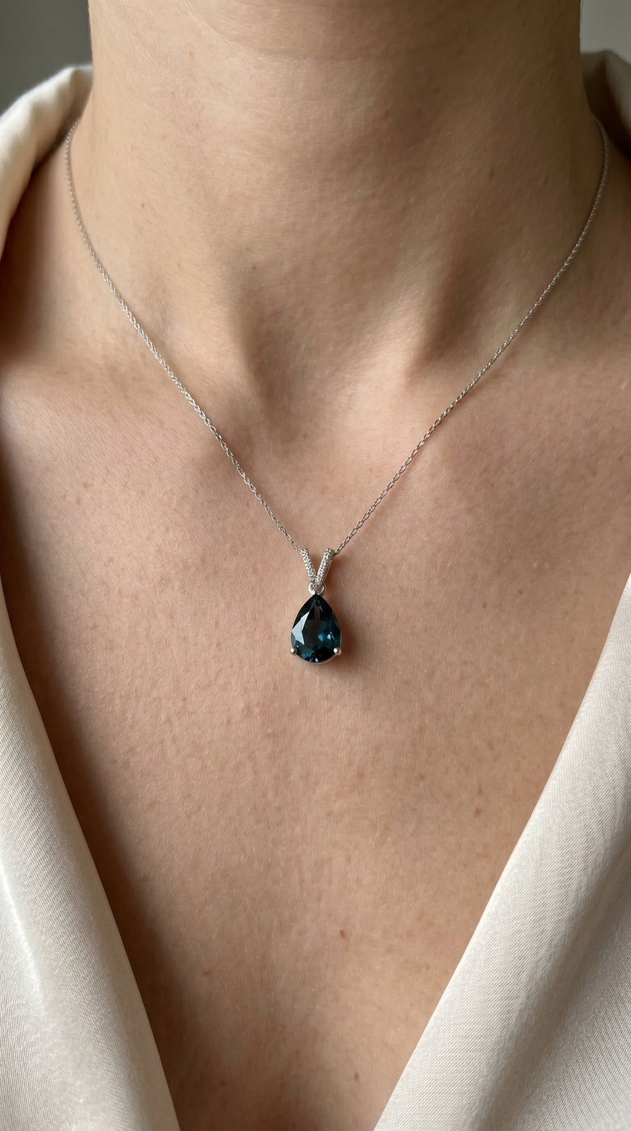 Midnight Calm Pendant
